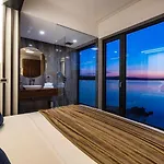 Luxury Novita With Pool