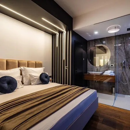 Luxury Novita With Pool Villa