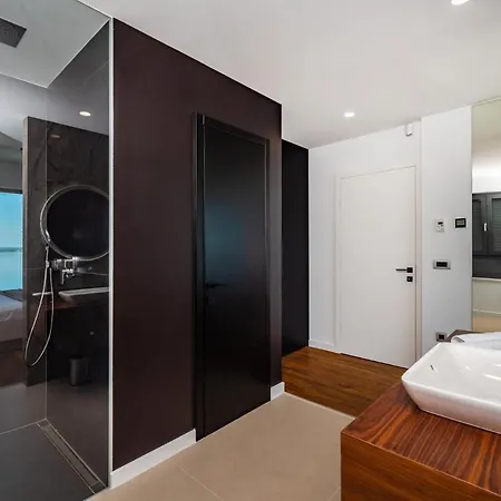 Luxury Novita With Pool Villa *