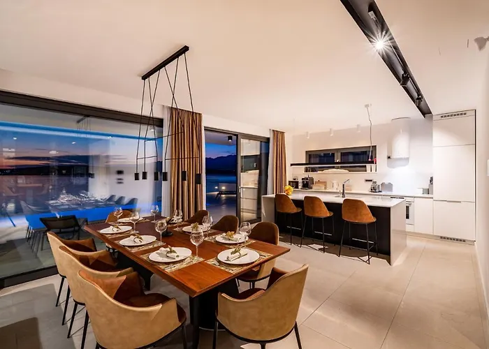 Villa Luxury Novita With Pool