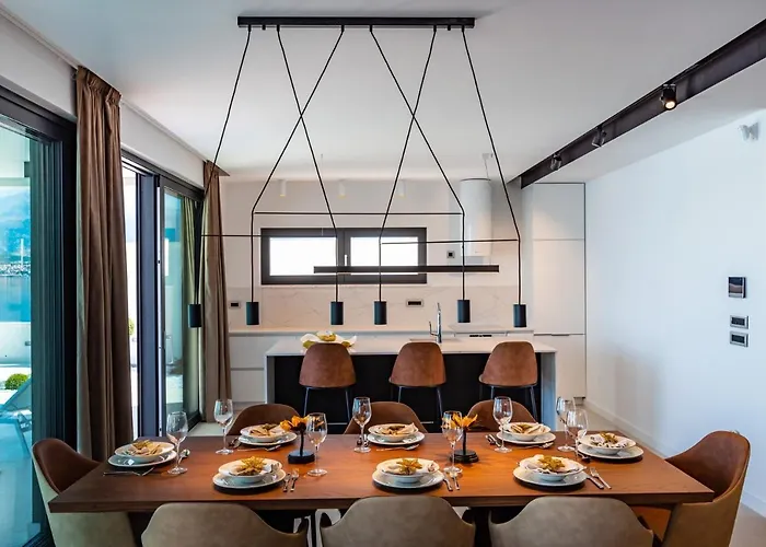 Luxury Novita With Pool Villa *