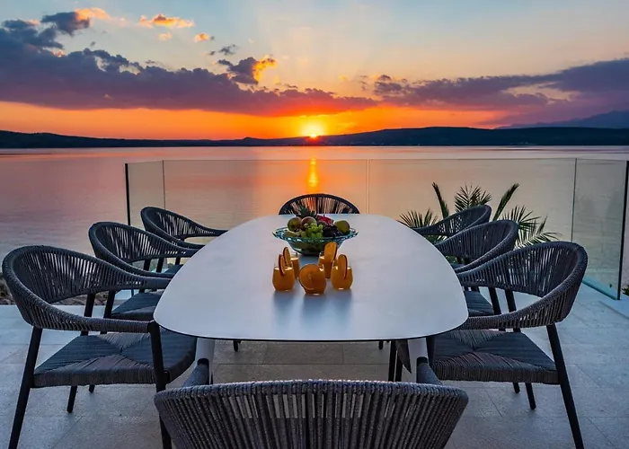 Villa Luxury Novita With Pool