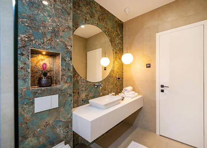 Luxury Novita With Pool Villa *