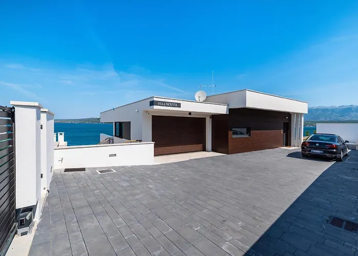 Luxury Novita With Pool Villa