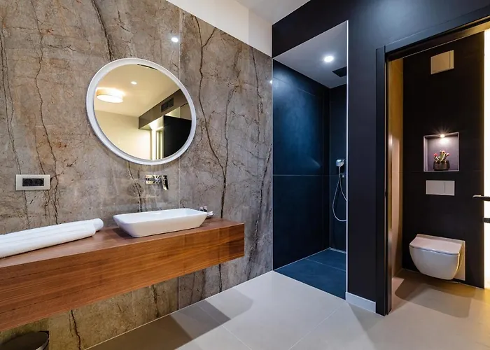 Luxury Novita With Pool