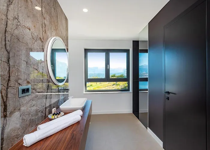 Luxury Novita With Pool Villa *