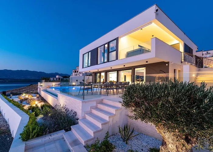 Luxury Novita With Pool *