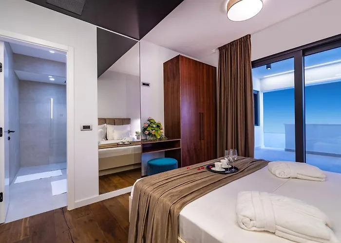 Luxury Novita With Pool *