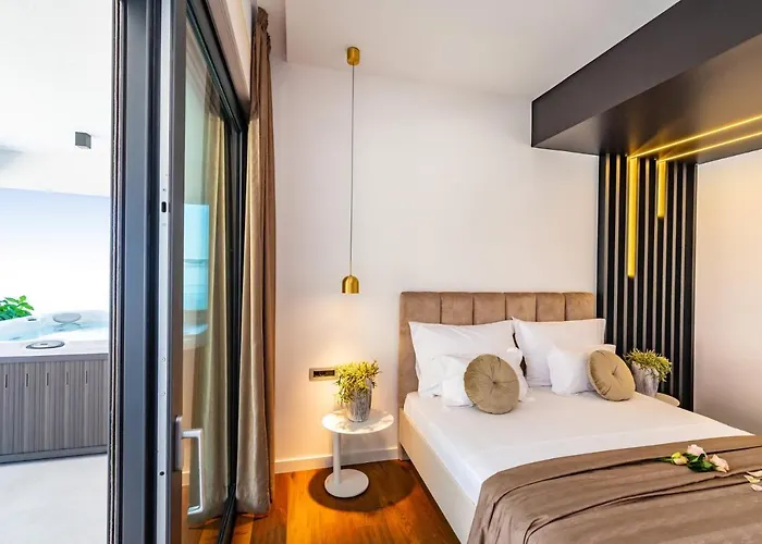 Luxury Novita With Pool Villa