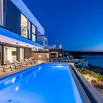 Luxury Novita With Pool * Novigrad (Dalmatia)