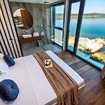 Luxury Novita With Pool Villa