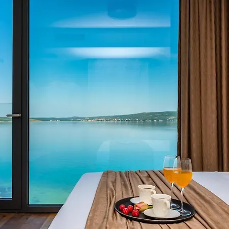 Villa Luxury Novita With Pool