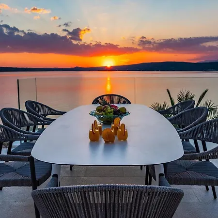 Villa Luxury Novita With Pool