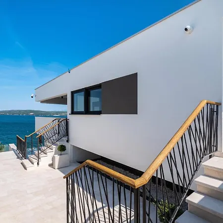 Villa Luxury Novita With Pool *