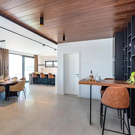 Luxury Novita With Pool Villa