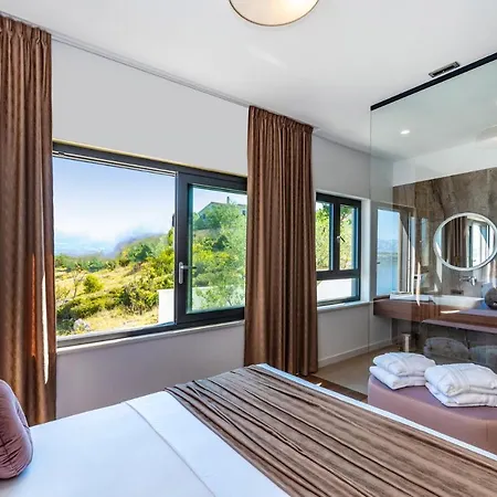 Luxury Novita With Pool Villa