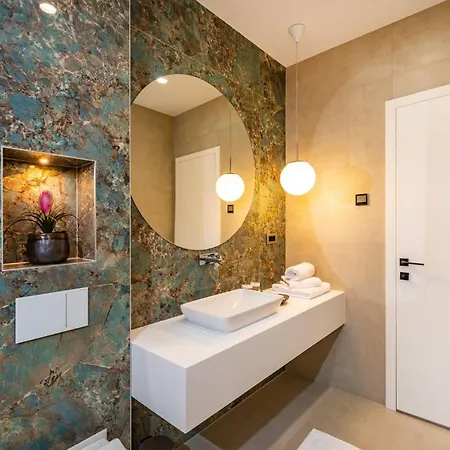 Luxury Novita With Pool Villa *