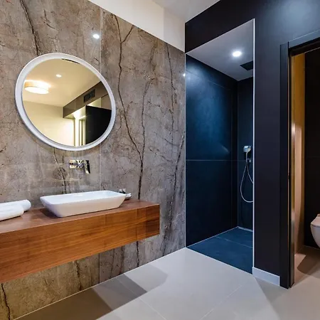 Luxury Novita With Pool