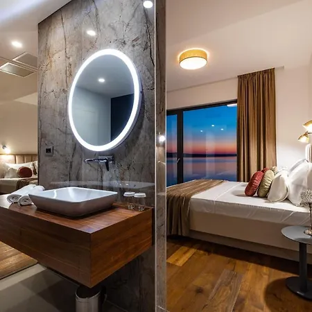 Luxury Novita With Pool Villa