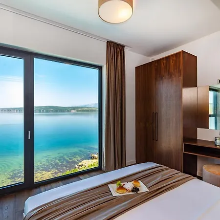 Luxury Novita With Pool Villa *