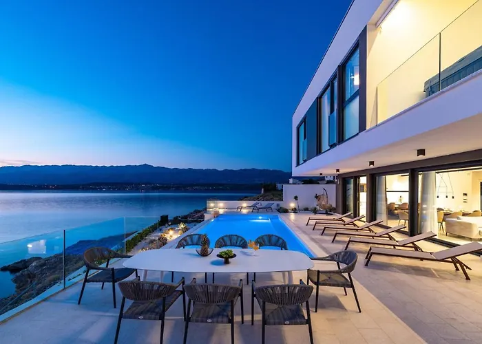 Luxury Novita With Pool *