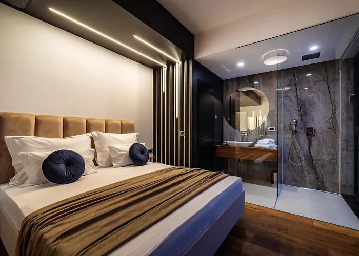 Luxury Novita With Pool Vila