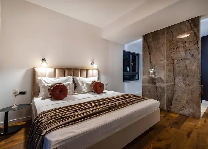 Luxury Novita With Pool *