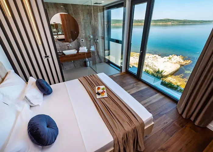 Luxury Novita With Pool Vila