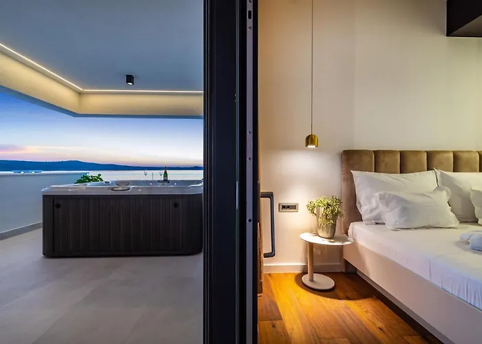 Luxury Novita With Pool Vila *